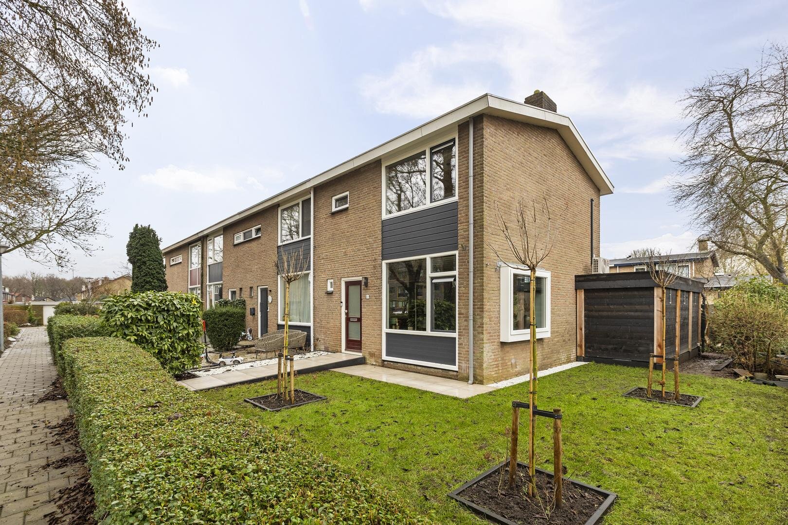 J.H. Egenbergerstraat 1 Groningen