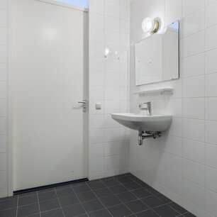 b8e936d3deed18fb439eb3ff5f5f2281.jpg