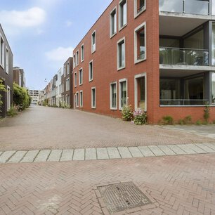 ca660182e2145c786d4fc194db1d7e1c.jpg