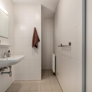 dfdc5f7ddbc124e8225b6b2decb537f7.jpg